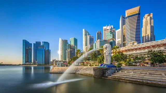 为何去新加坡月薪10000多，劳务费就要收到15000元？