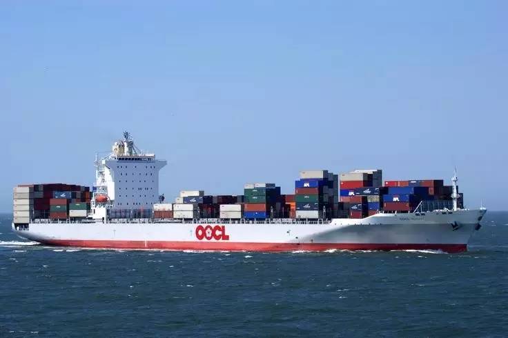 新加坡油轮船务公司 地中海航运船只与油轮相撞，东方海外将取消亚洲至地中海航线丨新闻四则