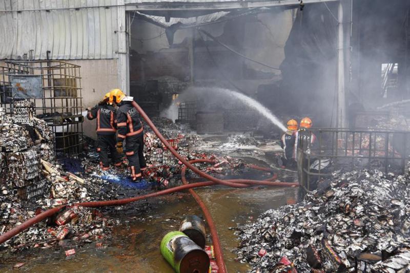 新加坡公司起火原因 新加坡裕廊废料处理厂失火爆炸 幸无伤亡
