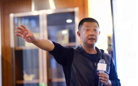 内蒙新加坡公司会计 海底捞自曝新加坡传统火锅，服务好味道不好？揭秘老板张勇国籍
