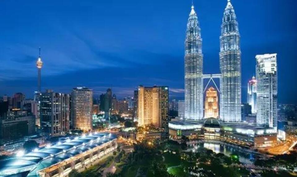 中国房地产巨头在马来西亚摊上大事，告状起诉的几乎全是新加坡人(新加坡海外买房公司)