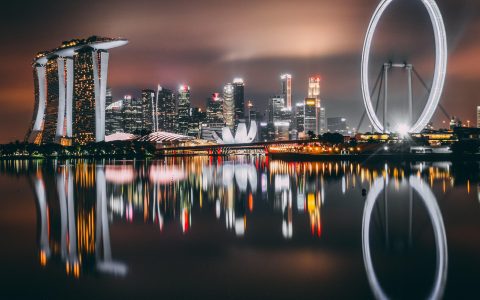 为什么全球知名科技公司都要投资新加坡？(新加坡境外公司利弊)