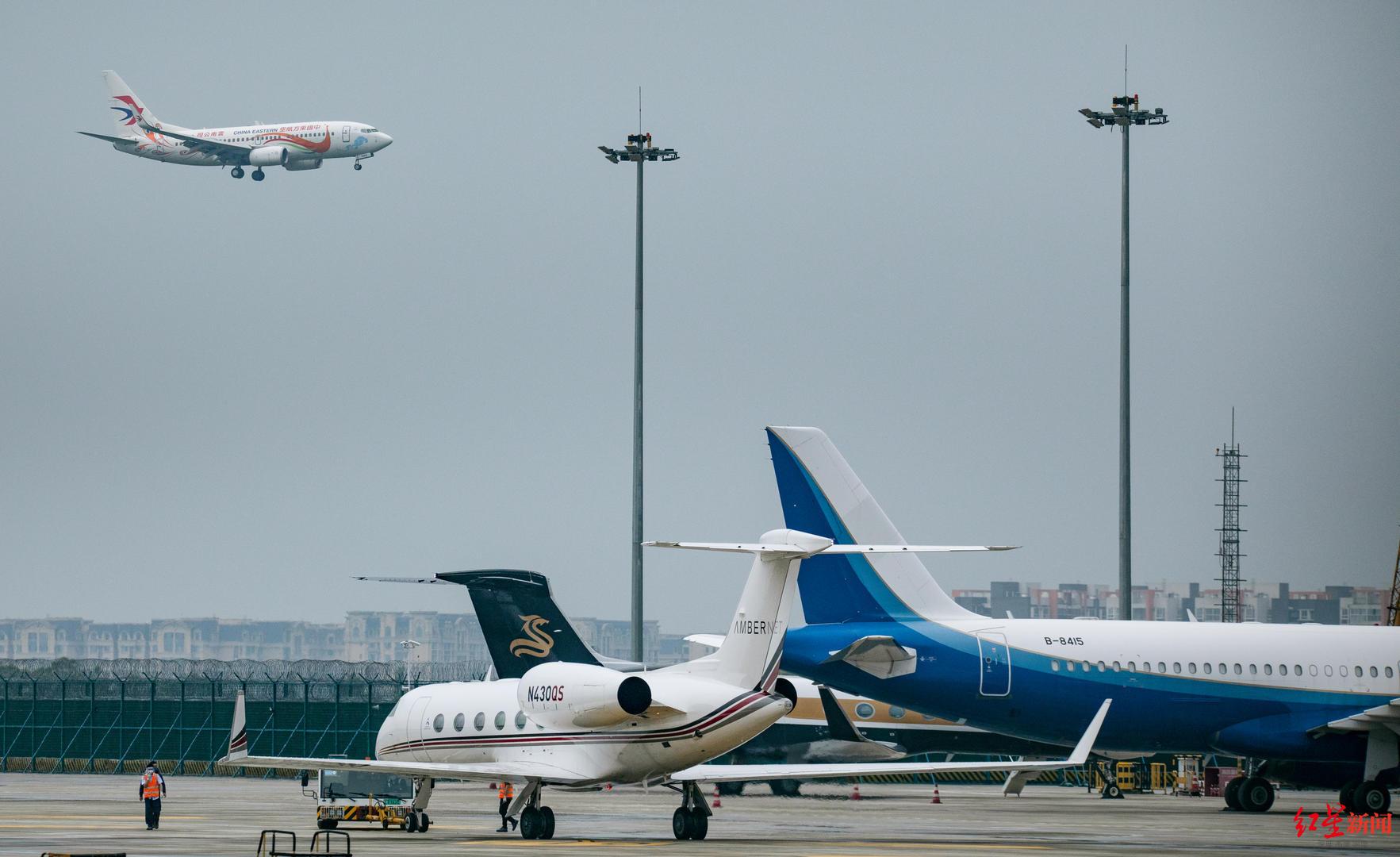 奔赴“蓝天盛会”，双流航空产业招商专班参加珠海航展(新加坡航空上海公司)