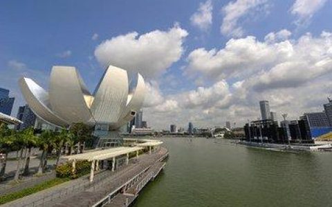 假如你没学历、没经验，在新加坡做基层劳务人员薪资待遇如何呢？(去新加坡建筑劳务公司)