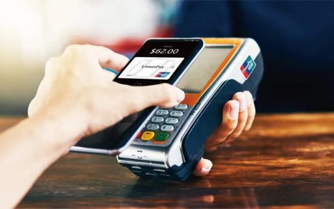 银联手机支付Huawei Pay首次落地新加坡！(新加坡签约华为手机公司)