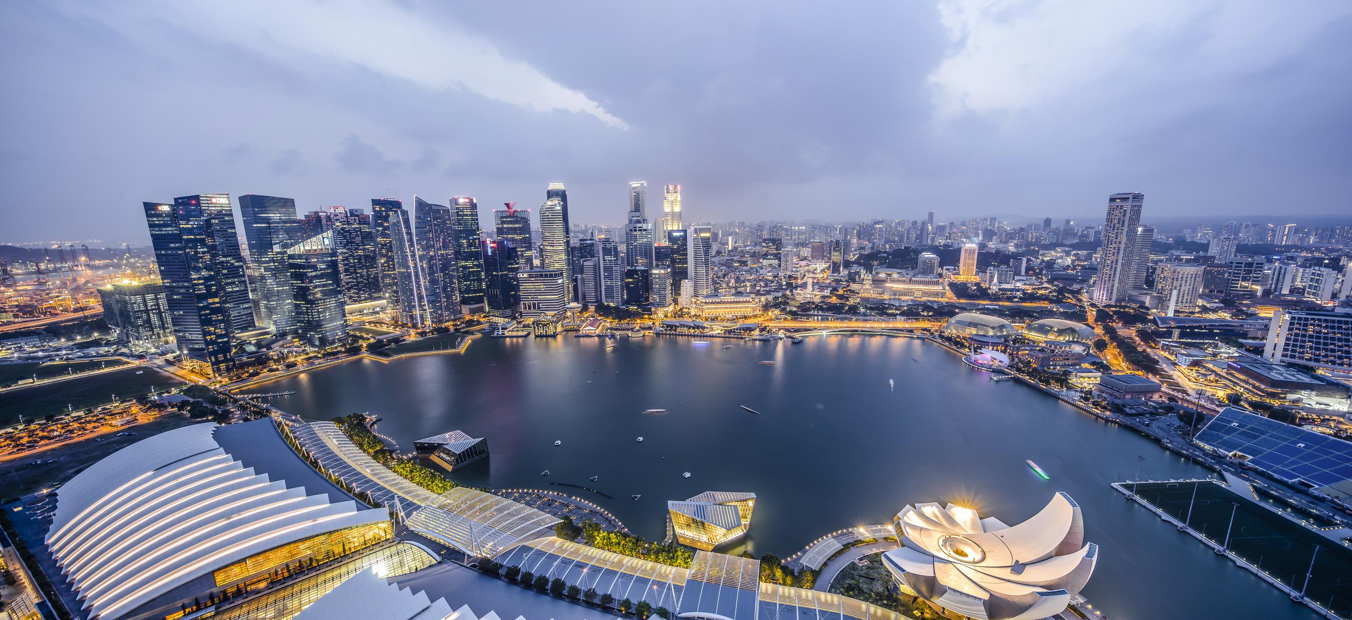 为什么新加坡位居最昂贵城市榜首，却仍然受多国侨居者青睐？(新加坡公司的缺点是什么)