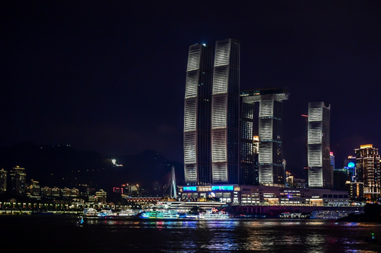 新加坡在华投资最大单体项目，花了240亿(重庆类似新加坡酒店的公司)