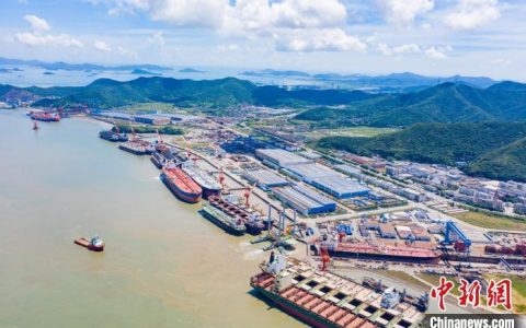 从边陲海岛到现代化港口城市：浙江六横高质量推进共富(浙江到新加坡海运运输公司)