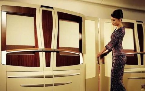 新加坡航空的空姐为什么一直被模仿，从未被超越？(新加坡航空公司的品牌理念)