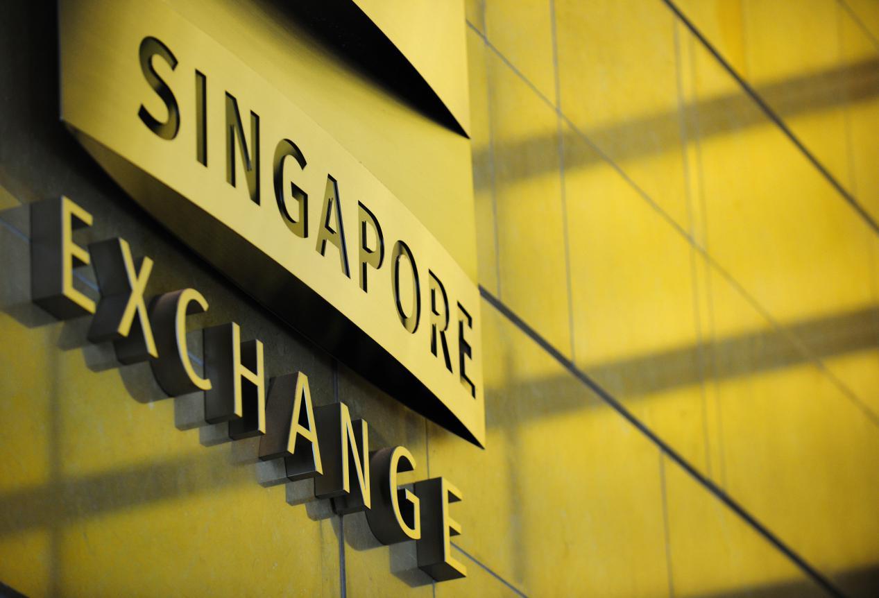 新加坡试图追赶香港金融，差距却越来越大！关键原因是中国经济？(新加坡与中国上市公司比较)