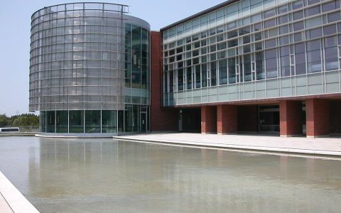 在加拿大的你知道如何报税、退税和申请牛奶金吗？(新加坡公司税务所怎么申报)