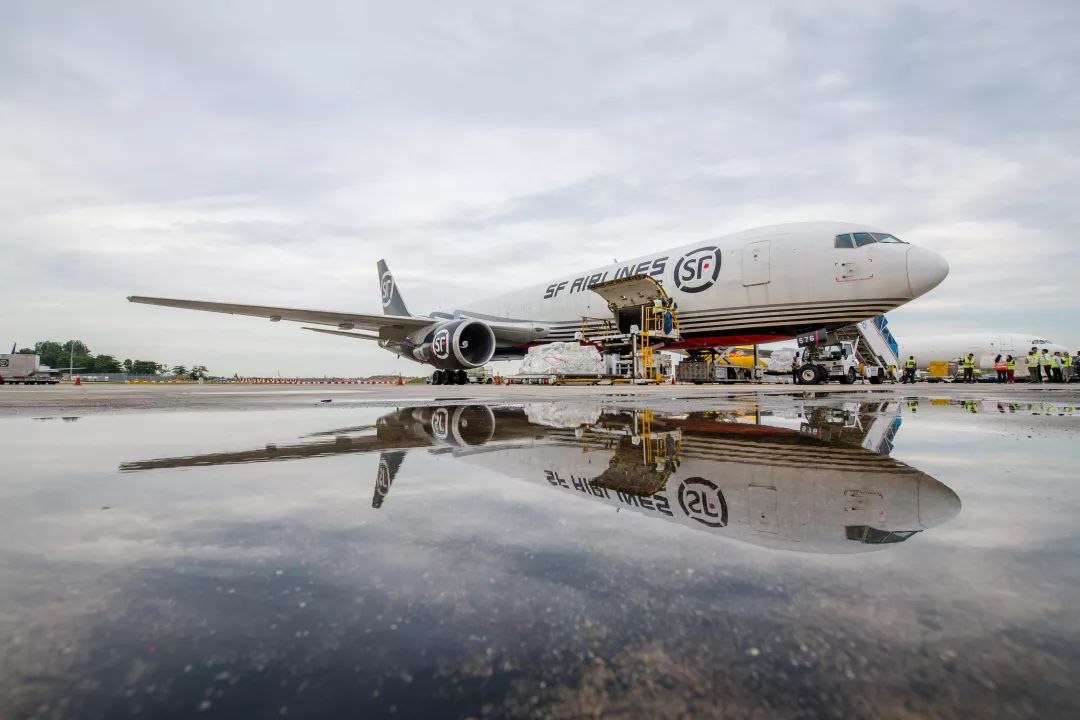 顺丰航空首航新加坡，成樟宜机场第一家中国快件货运航空公司(新加坡机场附近的中国公司)