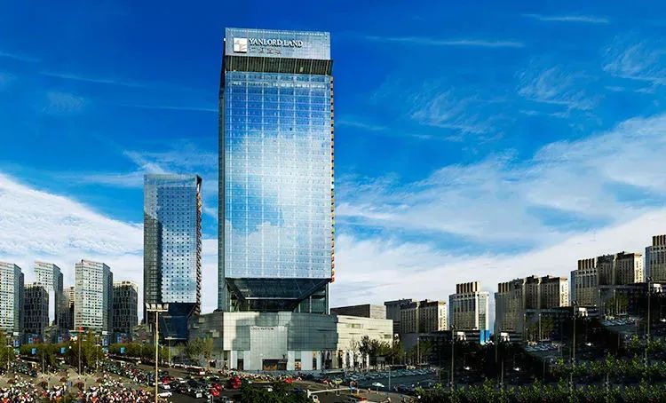 祖籍陆丰，这位新加坡潮商投资遍布中国18个城市，他是认为中国市场......(新加坡籍华人在中国开公司)