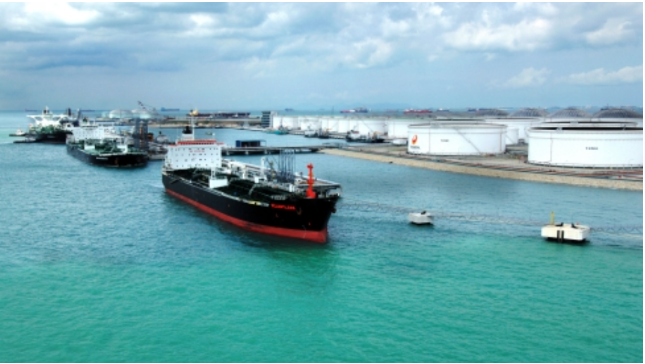 无底洞！新加坡"燃油大王"被债务淹没! 卖完码头卖船舶!...150艘(新加坡最大的海事服务公司)