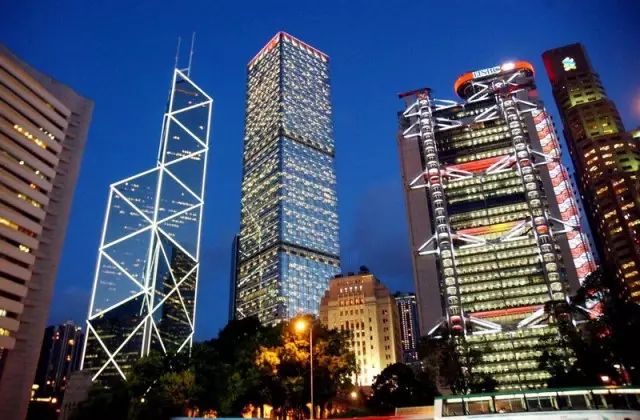 重磅！最新全球金融中心指数：香港超新加坡重返前三甲！(新加坡新环球公司怎么样)