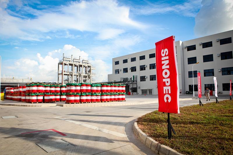 长城润滑油：奔驰的中国“全球伙伴”(新加坡私人润滑油公司地址)