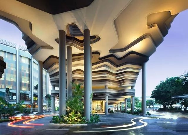 在新加坡的酒店拆灯是怎样的体验？(新加坡电灯公司)