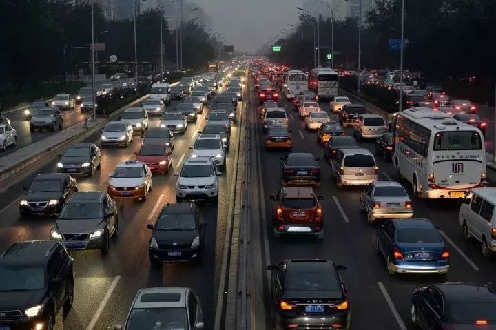 全球养车最贵城市放大招！在新加坡想买车的人已哭晕...(新加坡公司购车)