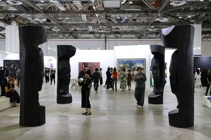 新加坡首届Art SG艺博画廊报捷，卖出总值至少850万新元艺术品！(新加坡小型公司)