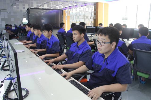 长安有所新加坡式“教学工厂” 这所学校学生“实战力”爆灯(新加坡电机公司)