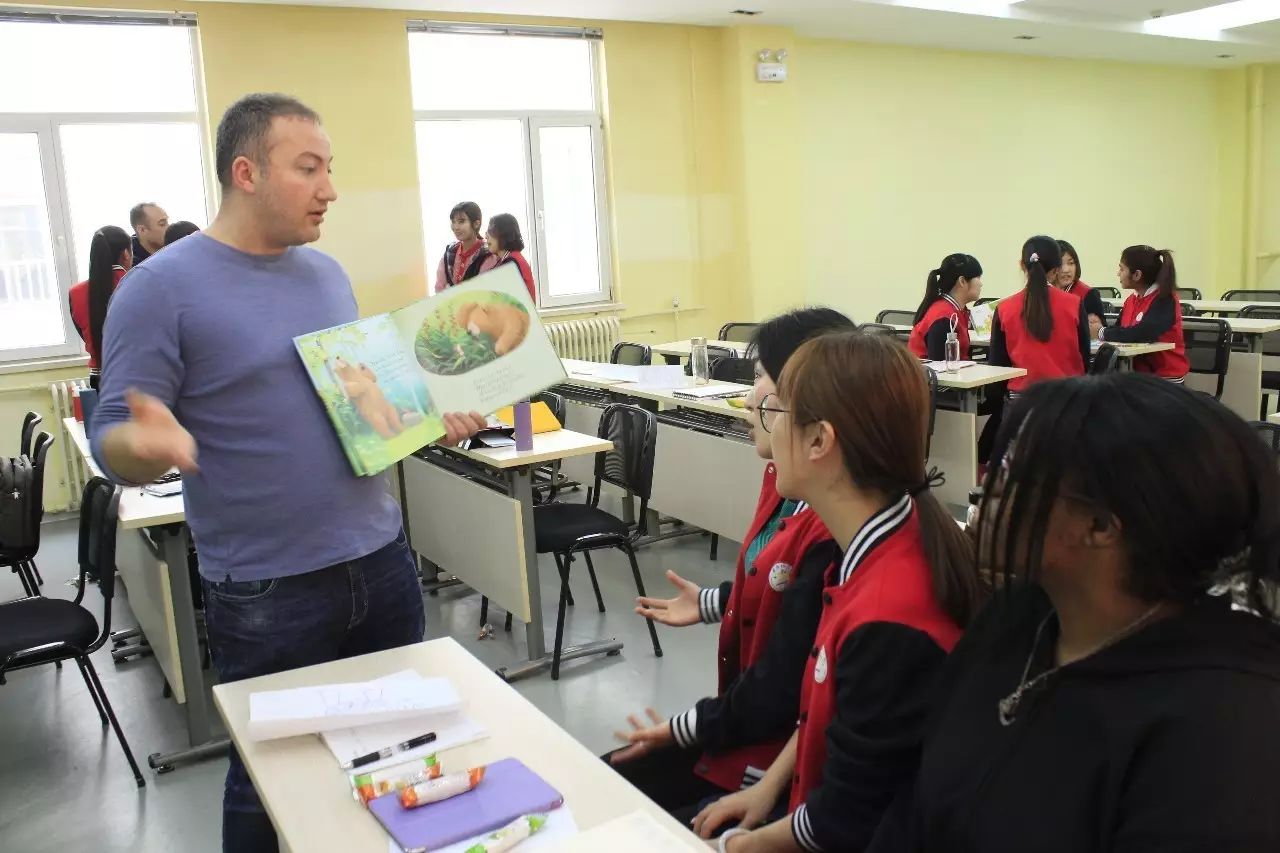 【园内培训】新加坡环球教育集团教研员走进蒙养幼儿园(新加坡公司培训)