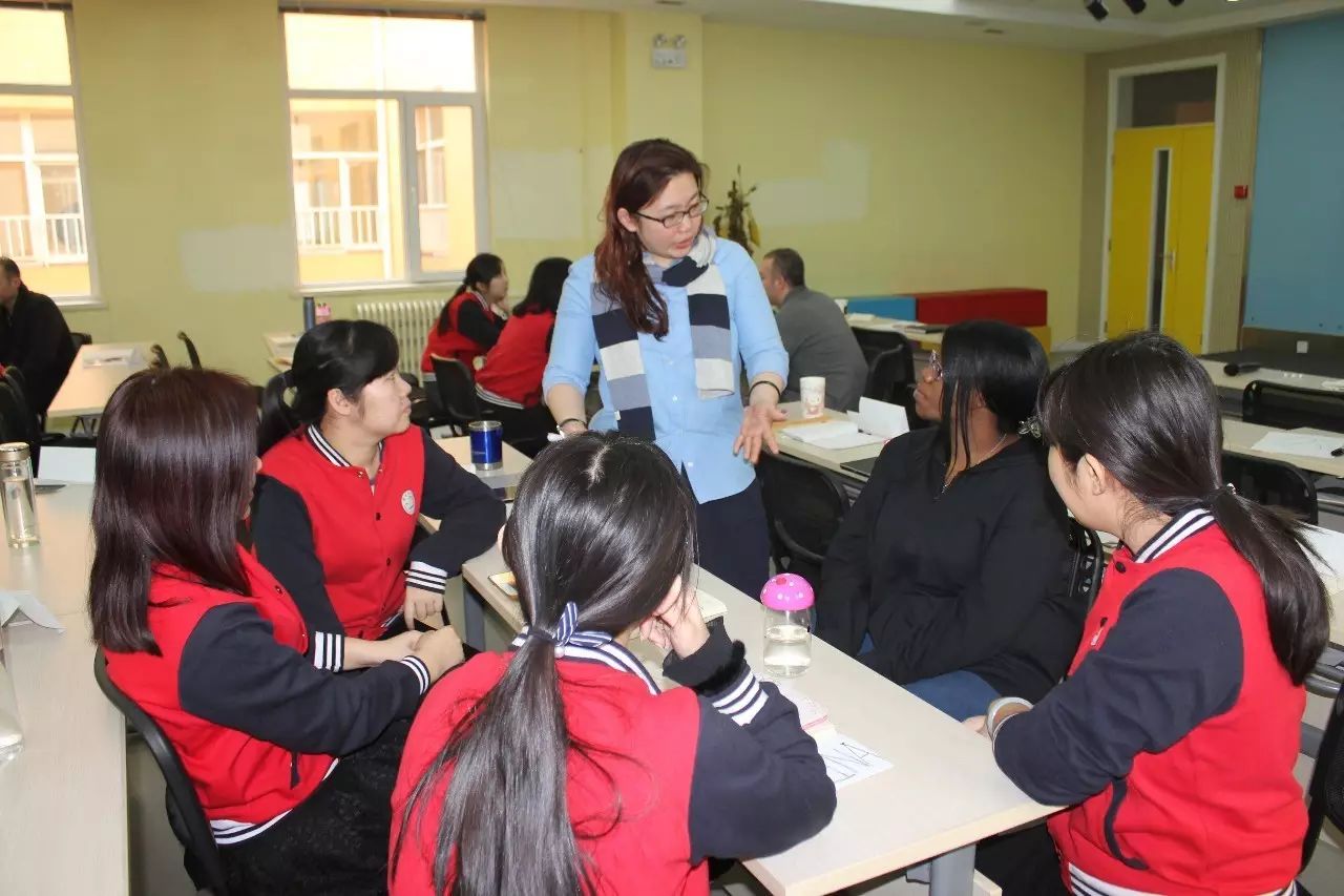 【园内培训】新加坡环球教育集团教研员走进蒙养幼儿园(新加坡公司培训)