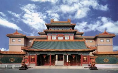 富豪的收藏爱好：成龙藏品塞满8个仓库(新加坡公司买库房)