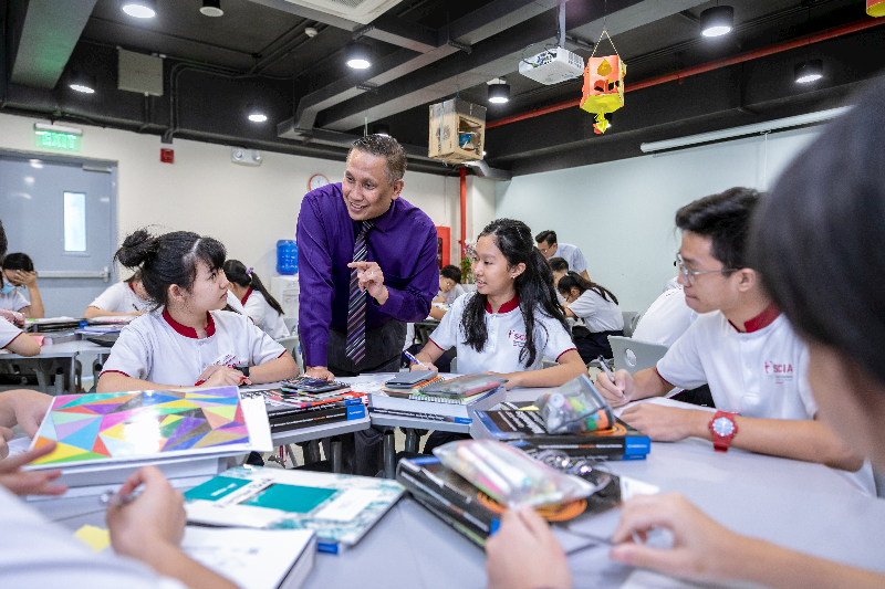 在柬择校--PISA排名世界第一的新加坡教育(新加坡视频建模公司)