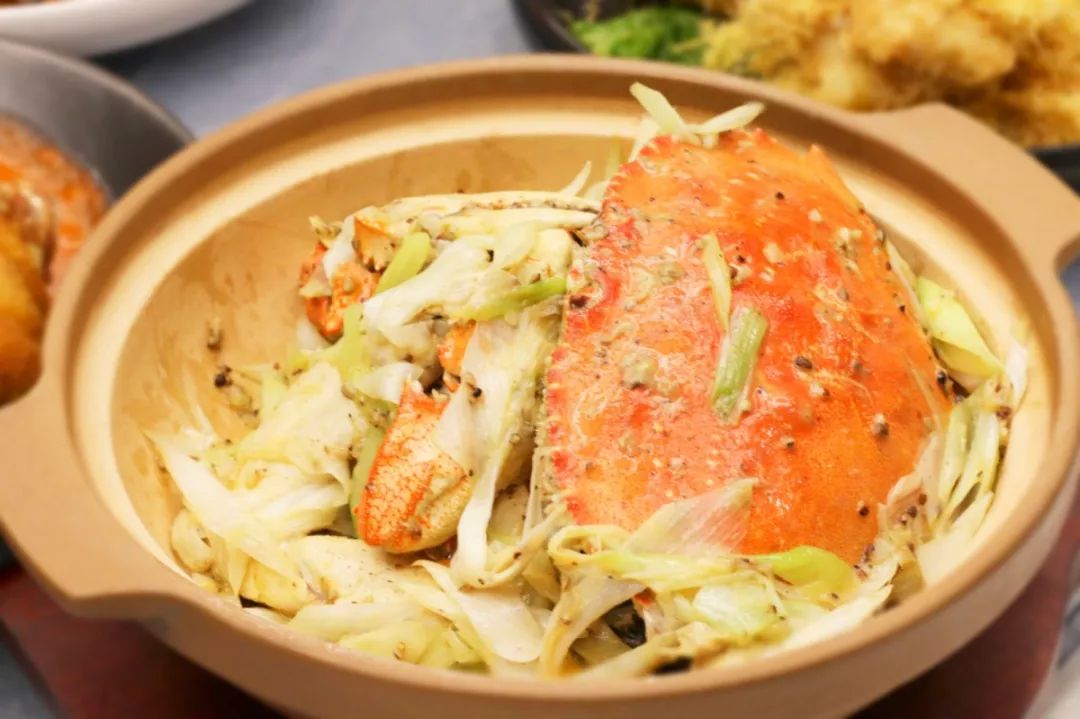 从新加坡火到上海的“国宝级”餐厅，西安人免费吃？(新加坡咸鸭蛋公司)