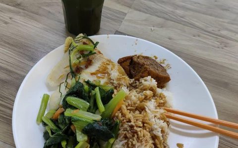 精英人士住的房子，是没有厨房的？(新加坡午餐公司聚餐)