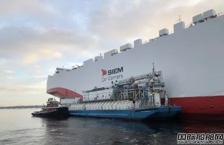 这家南通船厂建造！全球首艘智能LNG加注船新加坡正式投入商业运营(新加坡船舶制造公司)
