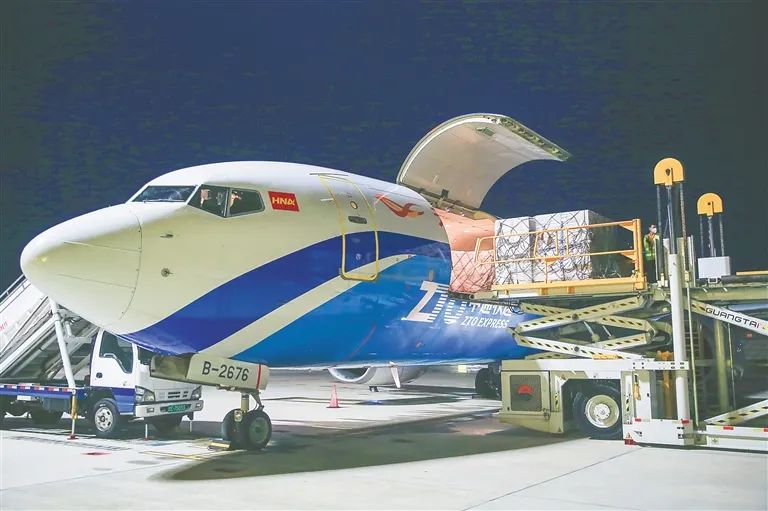 更便利！“新加坡—三亚”国际航空货运航线通航→(货代公司新加坡)